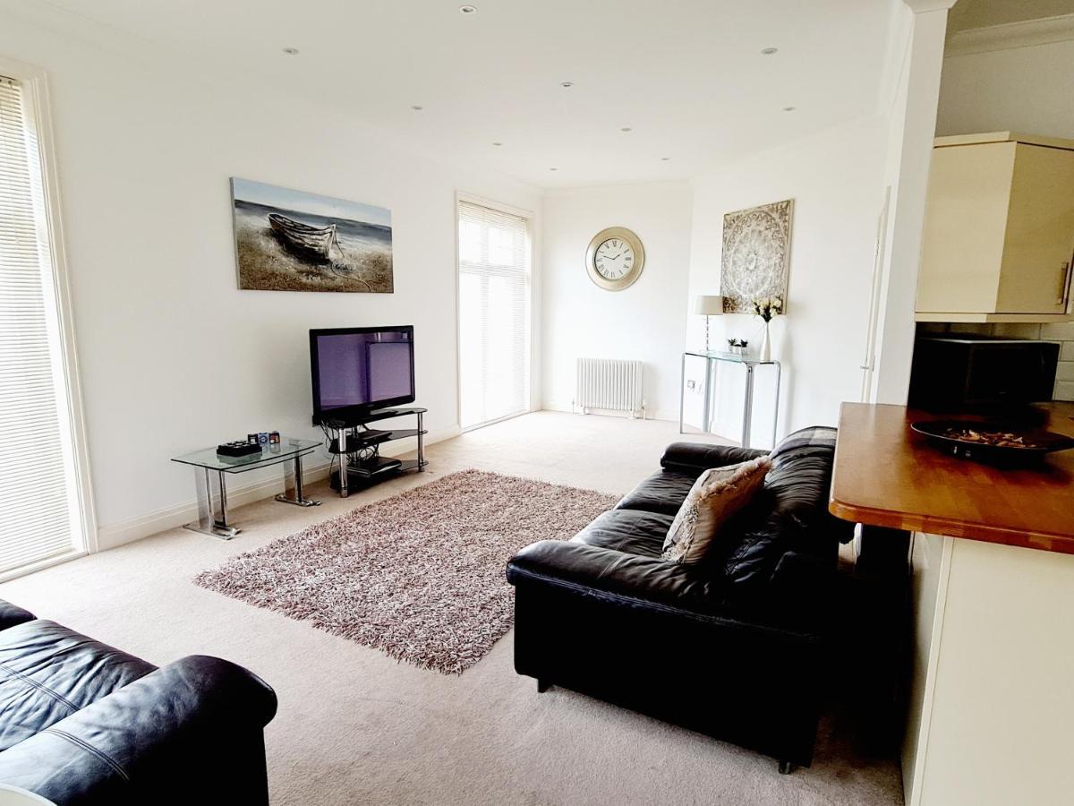 Seas The Day - Beachfront Apartment - Sleeps 4 Ramsgate Exterior foto